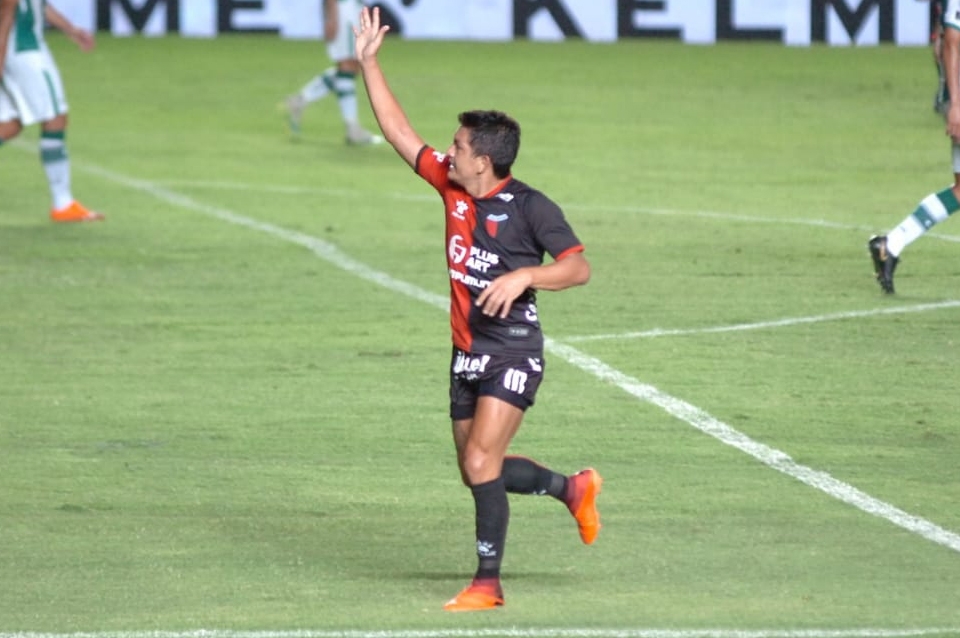 Pulga Rodríguez lidera la tabla de goleadores de la Copa Maradona