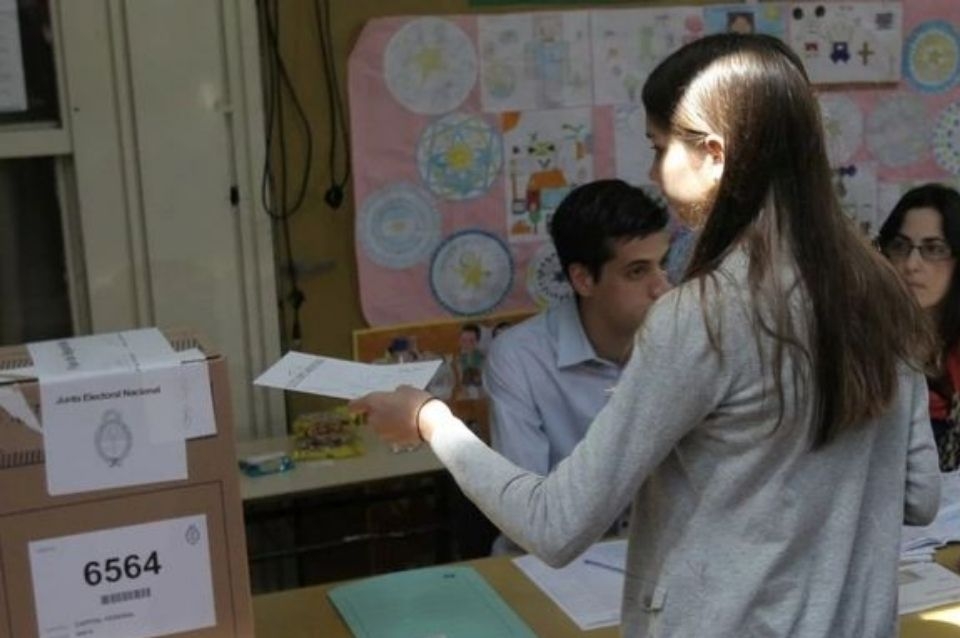 Casi 900 mil adolescentes podrán votar este año - Vimarsana News