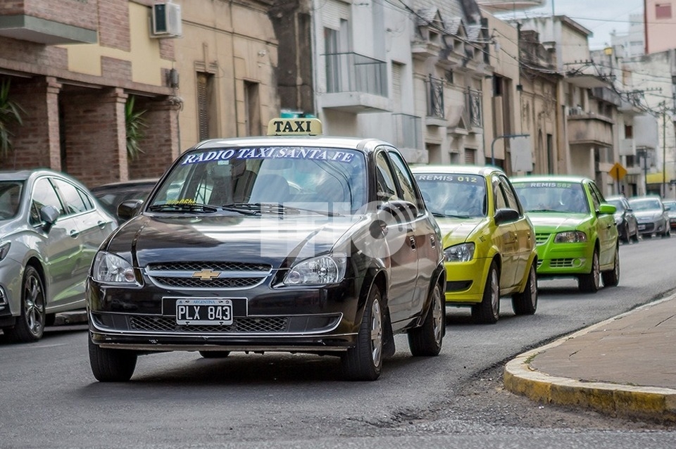 A La Medianoche Aumentó La Tarifa De Taxis Y Remises 2741